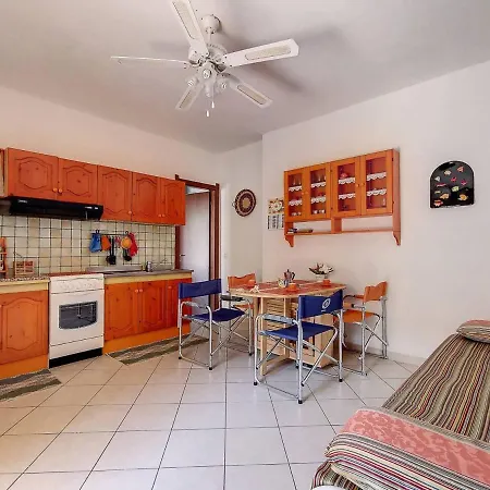 Aura House Apartmán